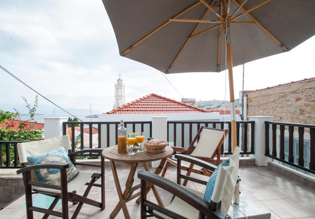 Luca'S Houses Chalki Town Ngoại thất bức ảnh